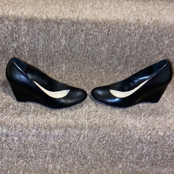 ♠️EUC Like New Franco Sarto Round Toe Genuine Leather Wedge Shoes - Picture 4 of 13